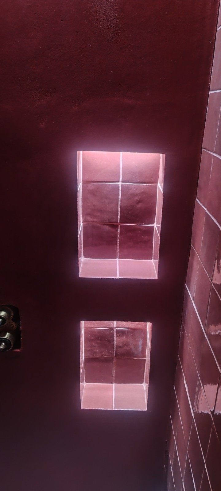 rénovation de salle de bain avec carrelage et béton ciré Hyères à Saint Tropez 