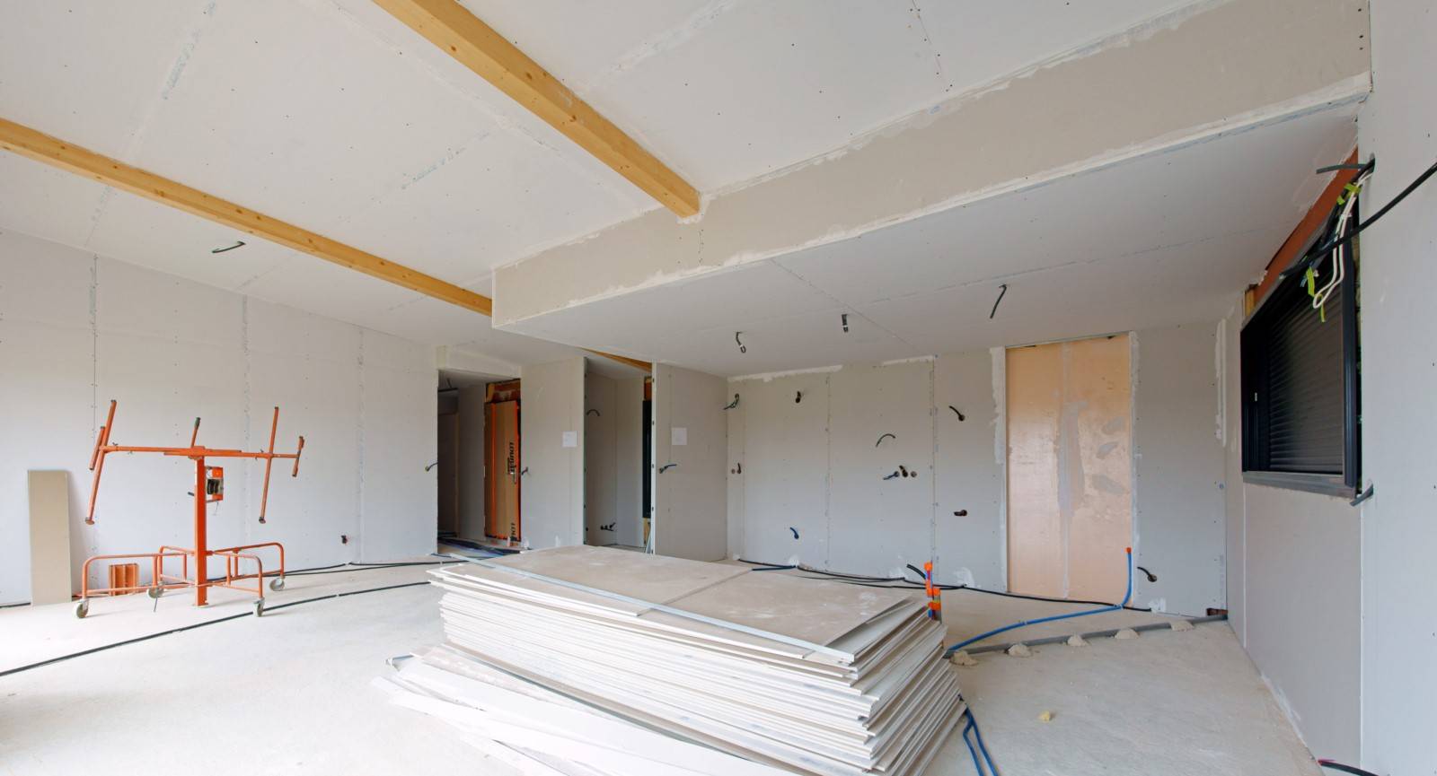 Plaquiste pour pose de Plaque placo BA13 hydrofuge pour cuisine et salle de bain à Hyères Var