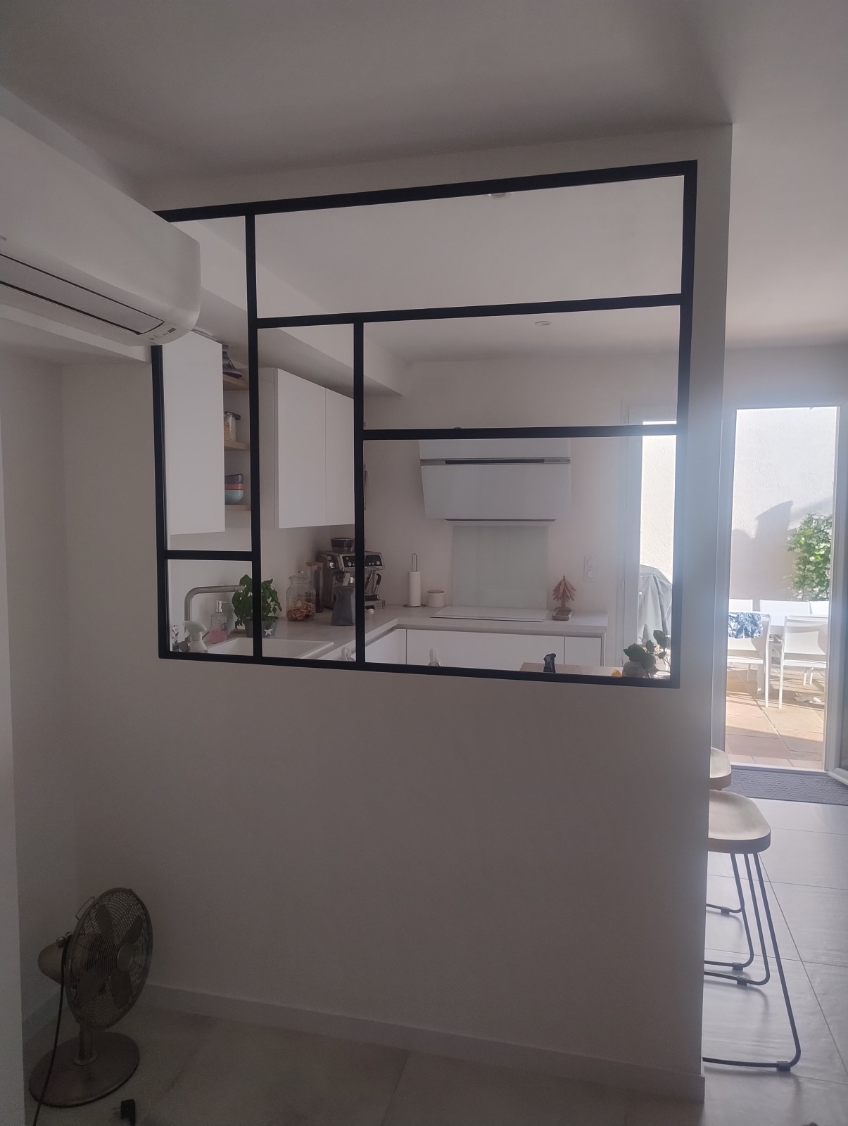 Faites entrer la lumière chez vous à Hyères grâce à une verrière sur mesure installée par un poseur expérimenté avec des matériaux de qualité et un service soigné