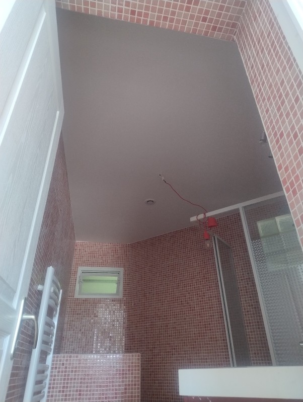 entreprise de peinture et carrelage pour rénovation de maison Hyères proximité de Toulon