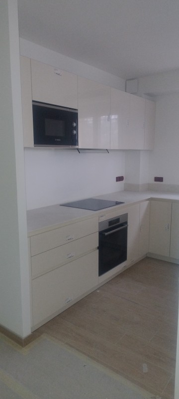 Artisan pour rénovation de cuisine avec placo et installation de meuble de cuisine Sainte maxime 